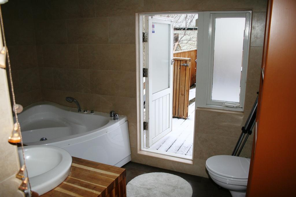 Our House Guesthouse Reikiavik Exterior foto